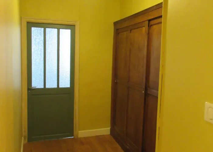 アパート Village